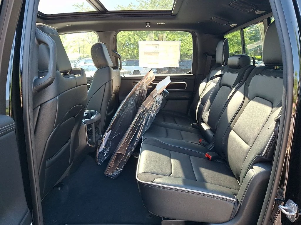 New 2026 Diamond Black Crystal Pearl-Coat Exterior Paint RAM Laramie image 6