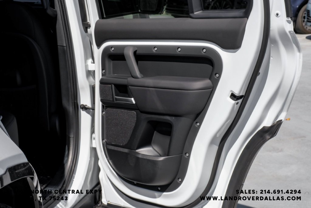 New 2026 Fuji White Land Rover X-Dynamic SE image 46