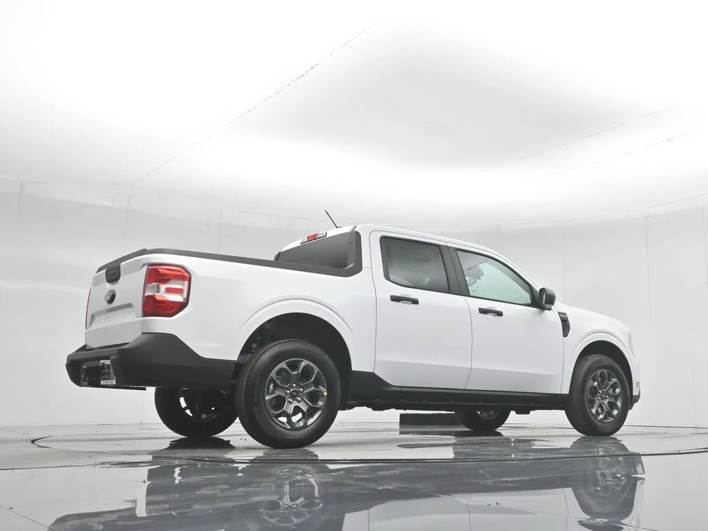New 2026 Oxford White Ford XLT image 49