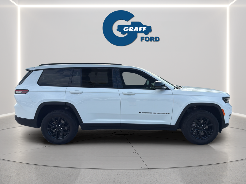 Used 2025 White Jeep Altitude X image 4