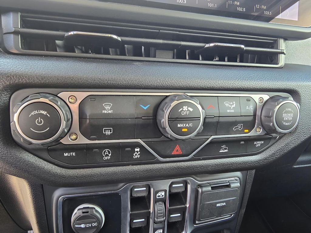 Used 2025 Bright White Clearcoat Jeep Sport S image 19