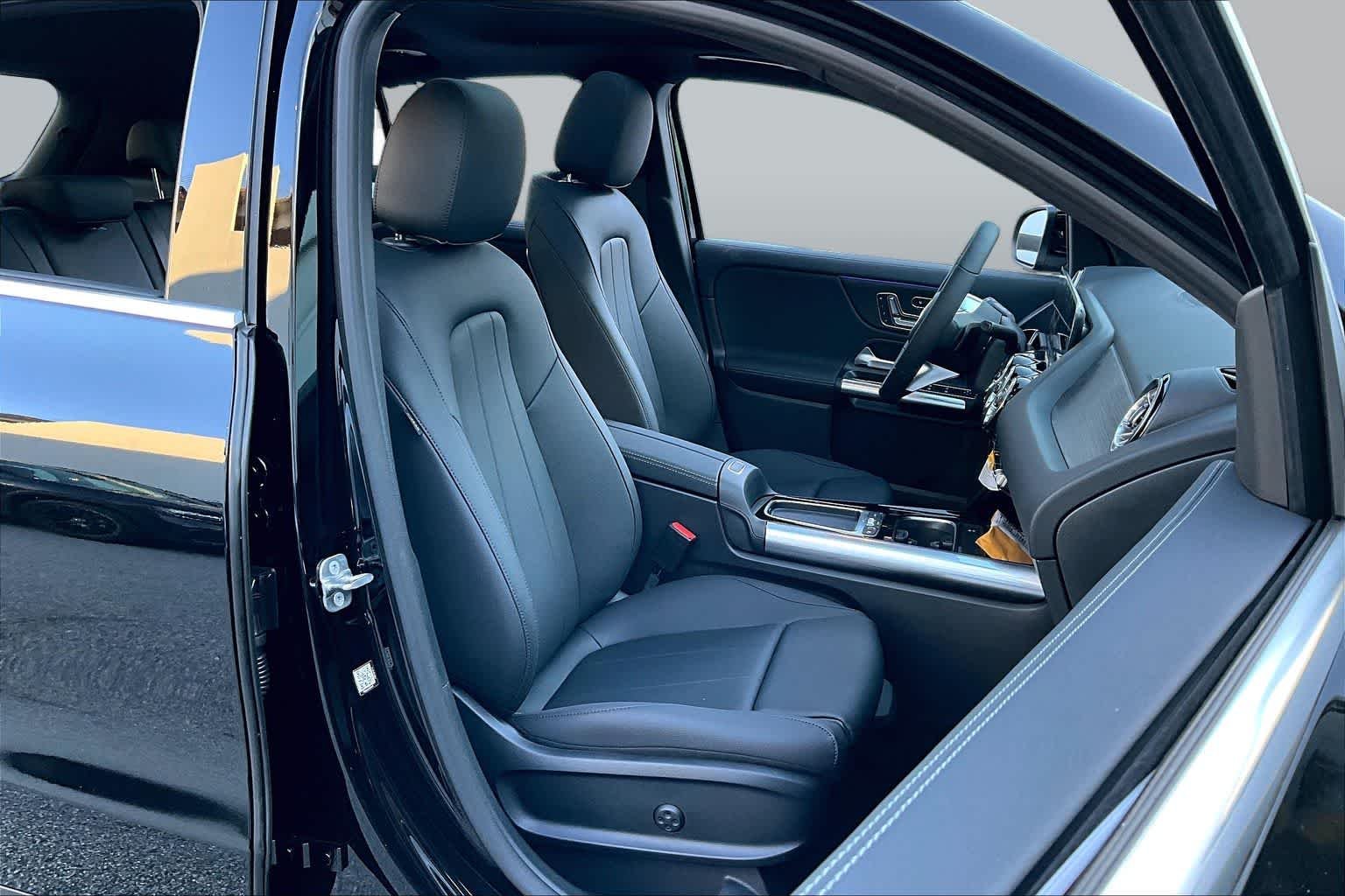 Used 2026 Night Black Mercedes-Benz GLA 250 image 9