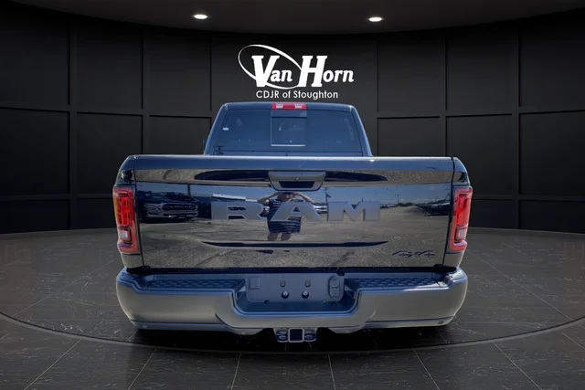 New 2025 Diamond Black Crystal Pearl-Coat Exterior Paint RAM Tradesman image 12
