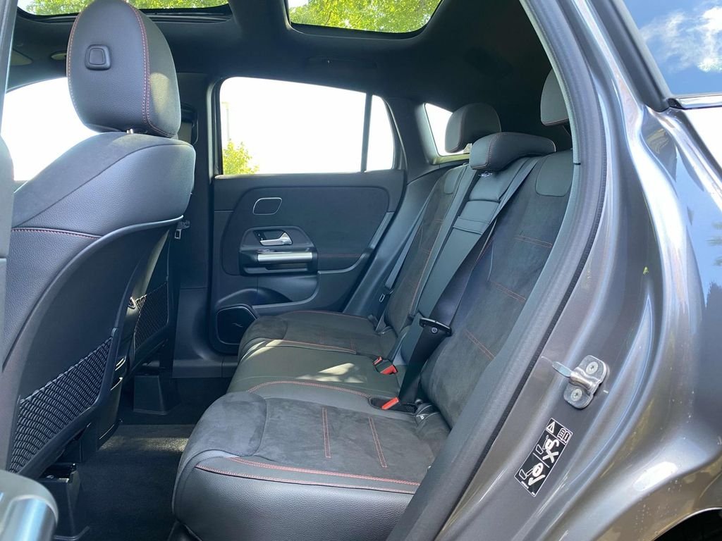 Used 2025 Mountain Grey Metallic Mercedes-Benz GLA 250 image 20