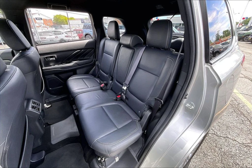 Used 2019 Alloy Silver Metallic Mitsubishi SEL image 25