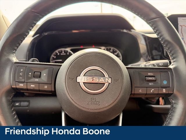 Used 2022 Gray Nissan SL image 19