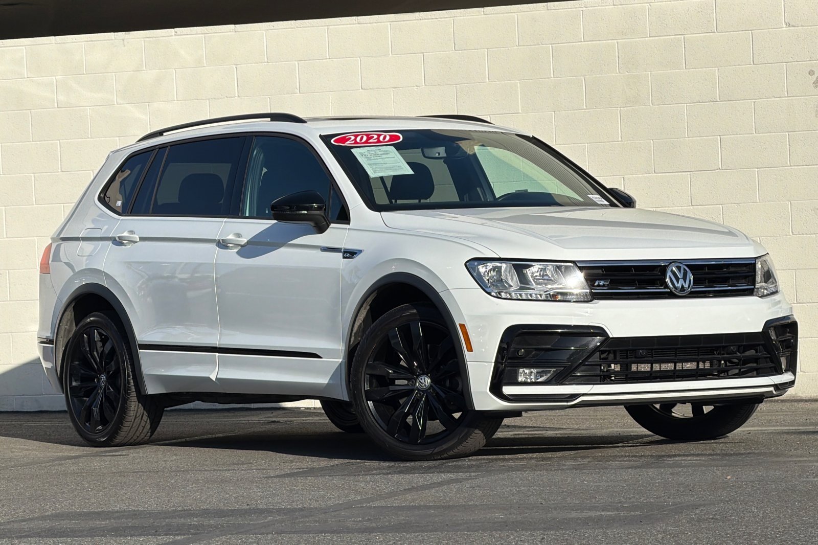 Used 2020 Volkswagen Tiguan SE R-LINE BLACK with VIN 3VV2B7AX0LM154587 for sale in Signal Hill, CA