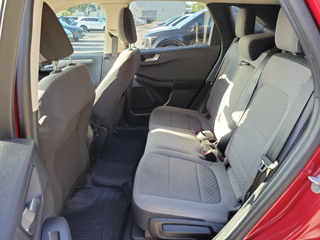Used 2020 Red Metallic Ford SE image 15