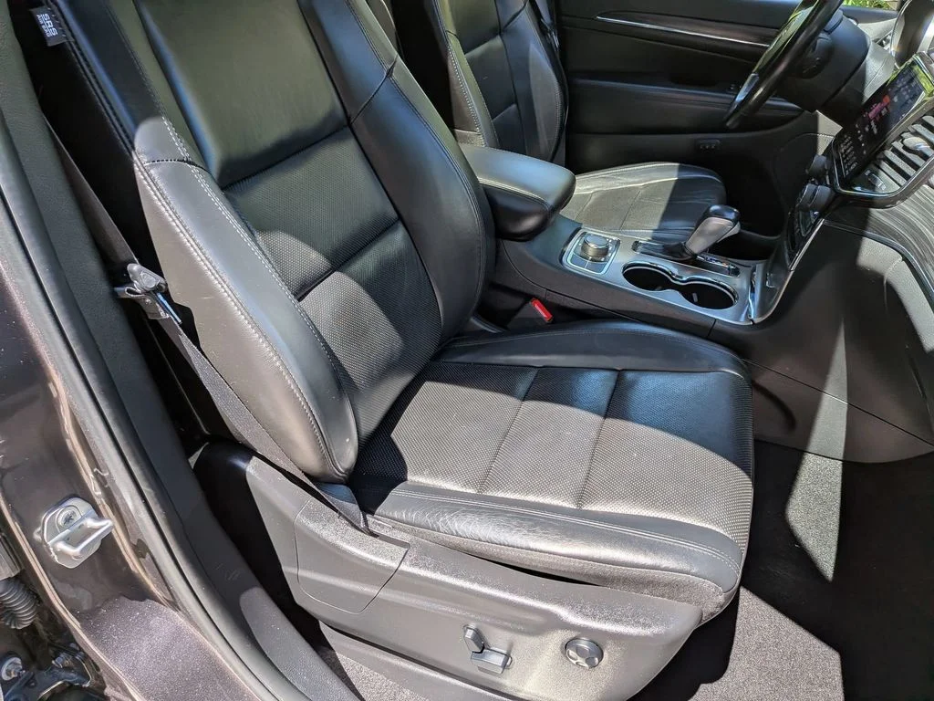 Used 2021 Gray Jeep Limited image 30