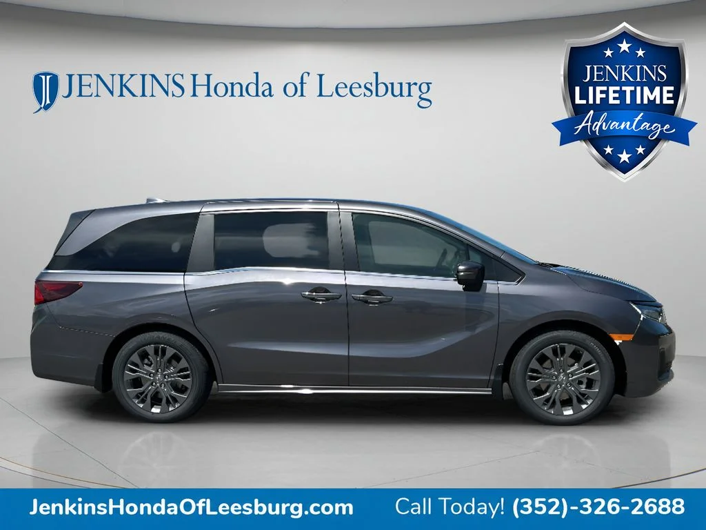 New 2027 Modern Steel Metallic Honda Touring image 2