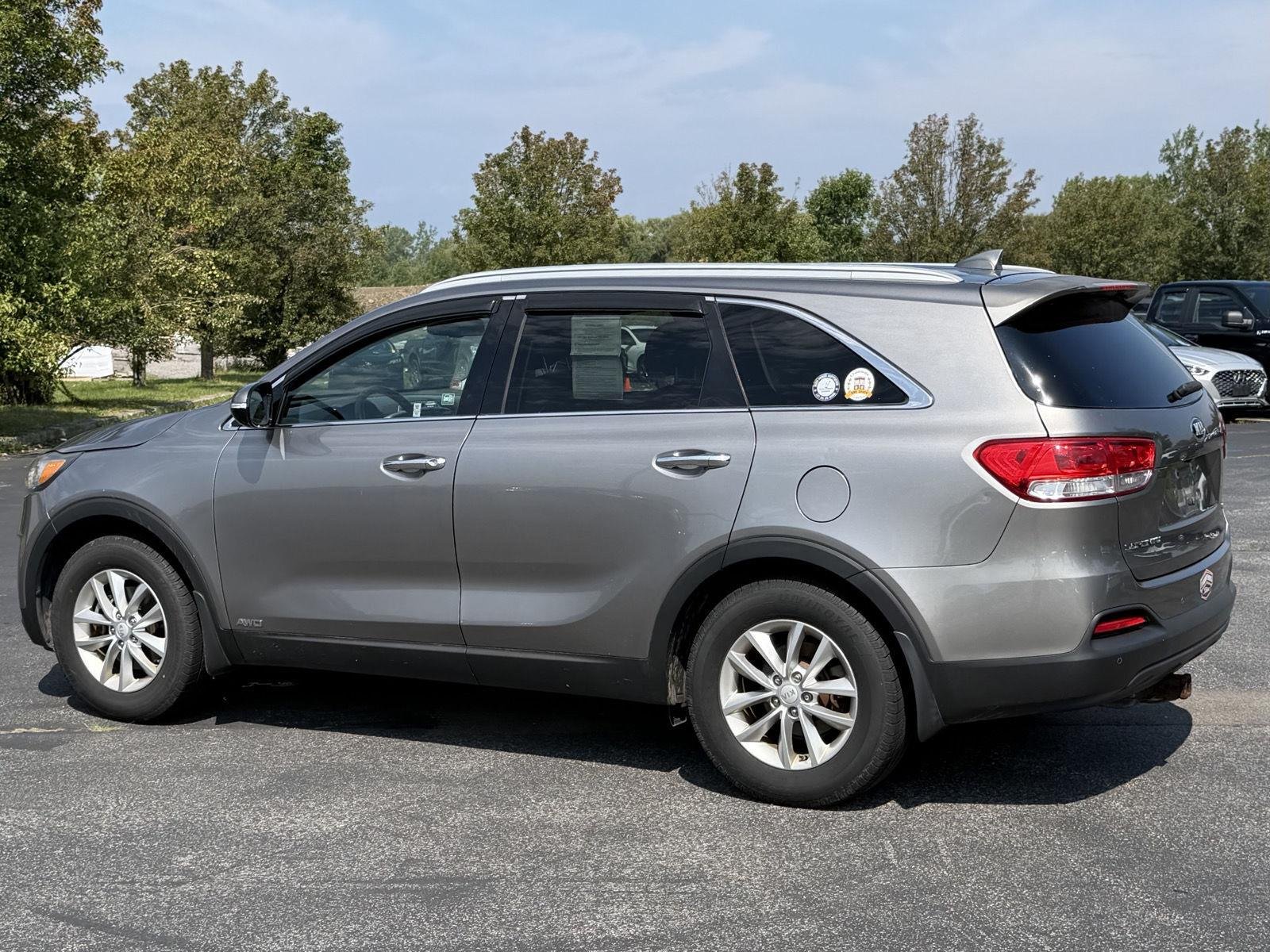 Used 2017 Titanium Gray Kia LX image 4