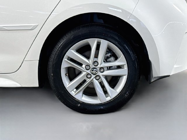 Used 2022 White Toyota SE image 33