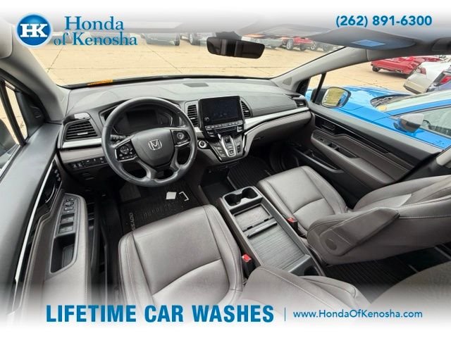 Certified Used 2024 Lunar Silver Metallic Honda Touring image 5