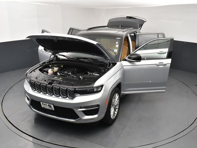 Used 2024 Silver Jeep Summit image 26