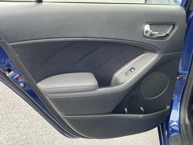 Used 2018 Blue Kia S image 16