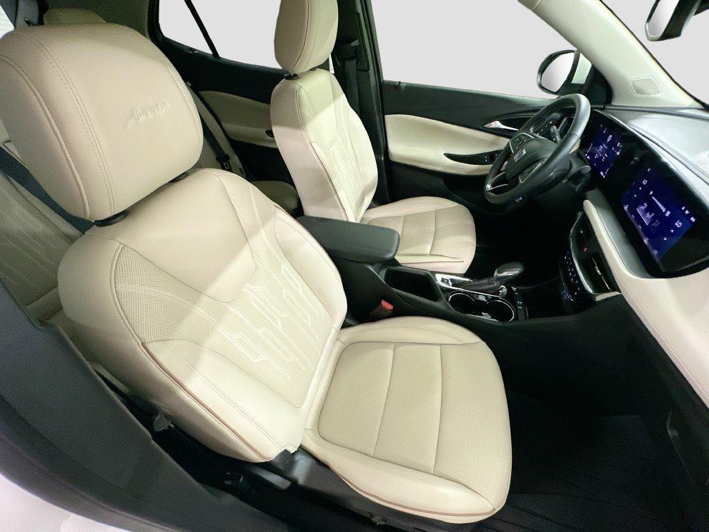 Used 2025 White Frost Buick Avenir image 27