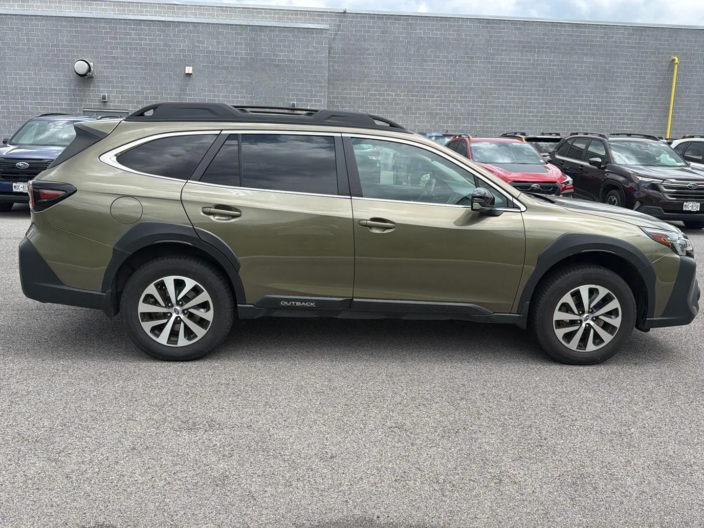Used 2024 Autumn Green Metallic Subaru Premium image 3