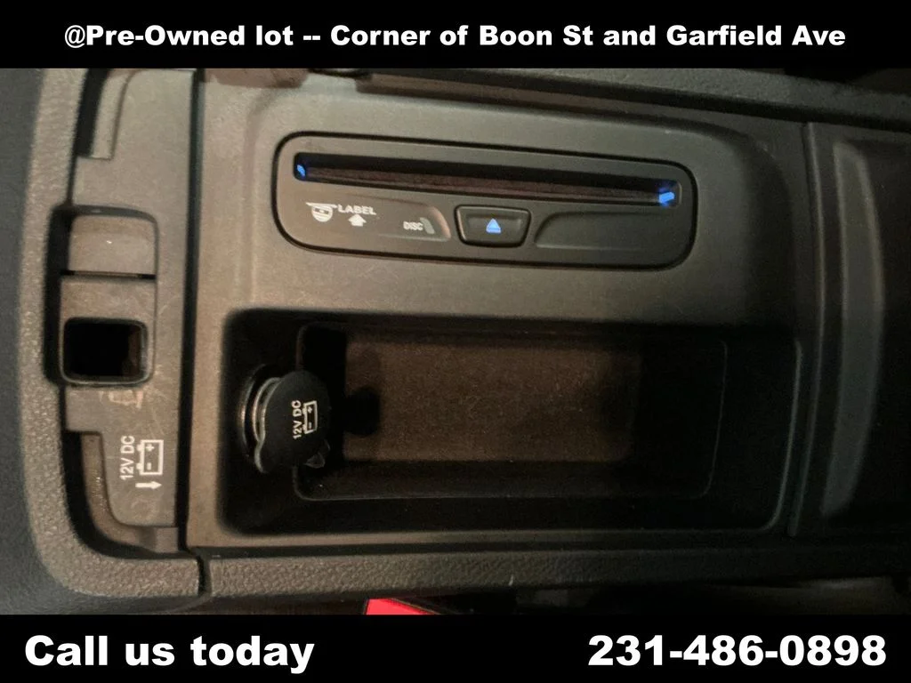Used 2015 Silver Dodge Limited image 26