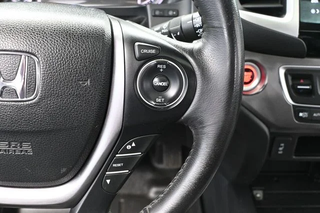 Used 2016 Black Honda EX-L image 20