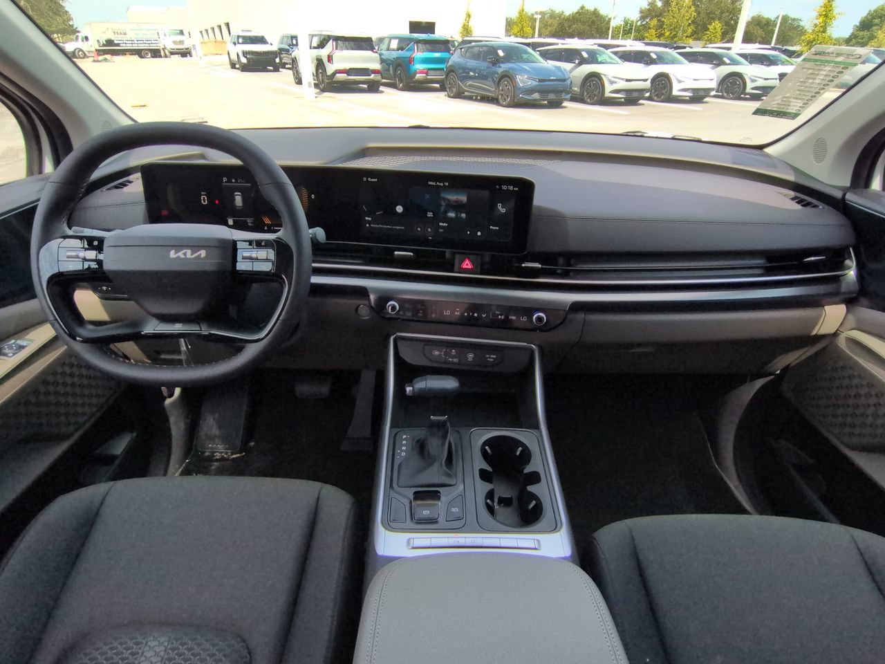 New 2027 Snow White Pearl Kia LX image 17