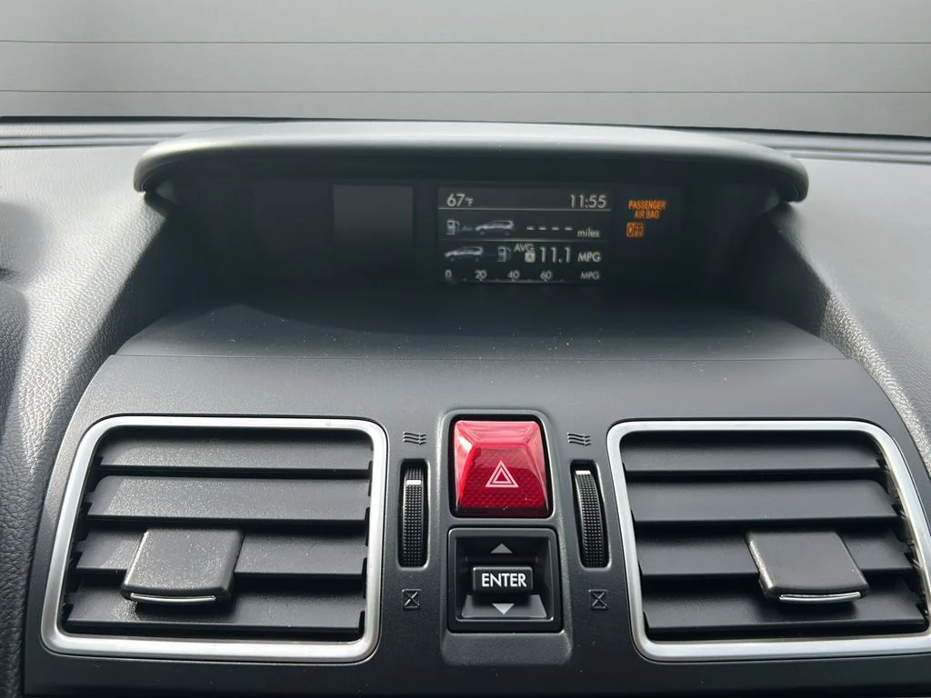 Used 2018 Silver Subaru 2.5i Premium image 18