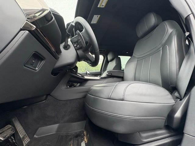 Certified Used 2025 White Land Rover Dynamic SE image 13
