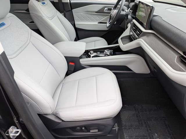 New 2026 Agate Black Metallic Ford Platinum™ image 21