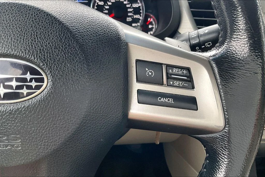 Used 2014 Blue Subaru 2.5i image 19