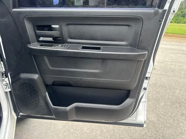 Used 2015 White Ram Express image 9