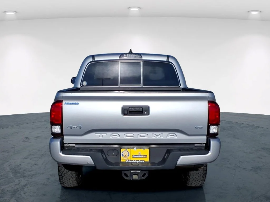 Used 2019 Silver Toyota SR image 11