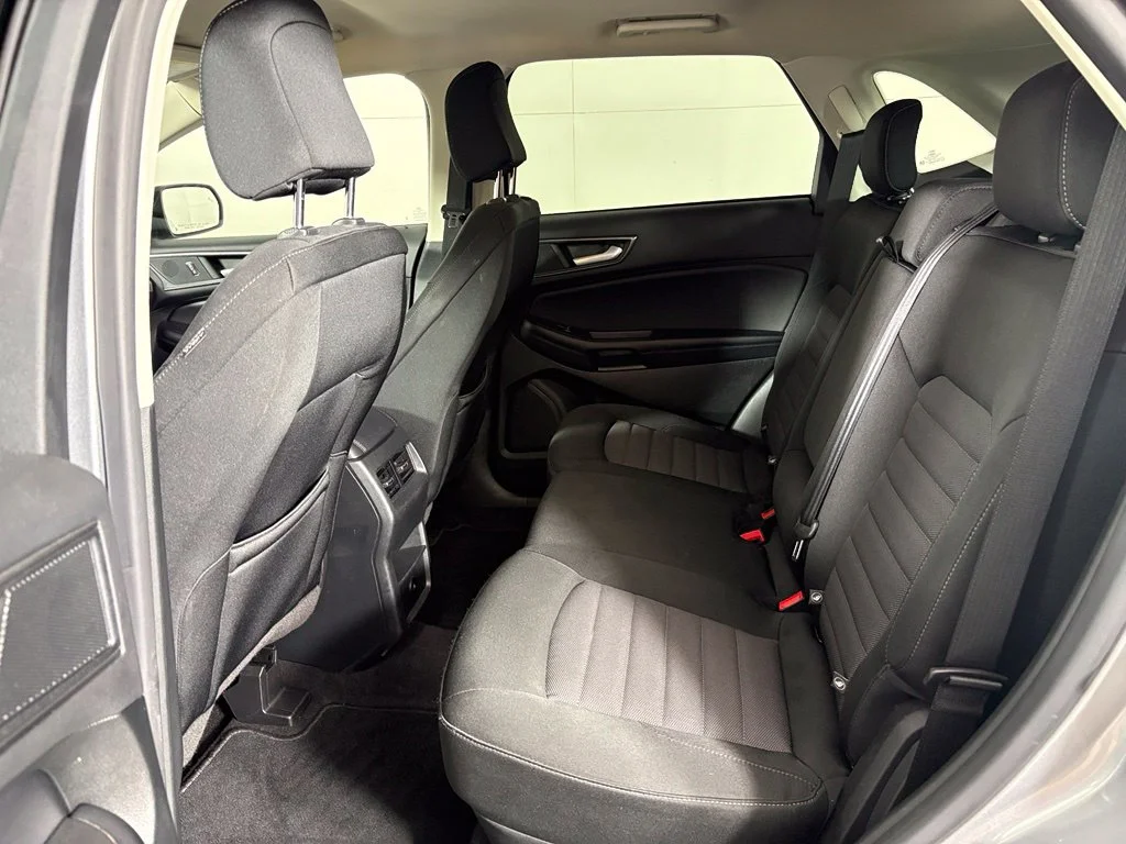 Used 2022 Silver Ford SE image 35
