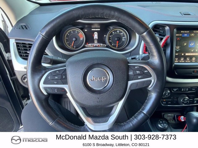 Used 2016 White Jeep Trailhawk image 5