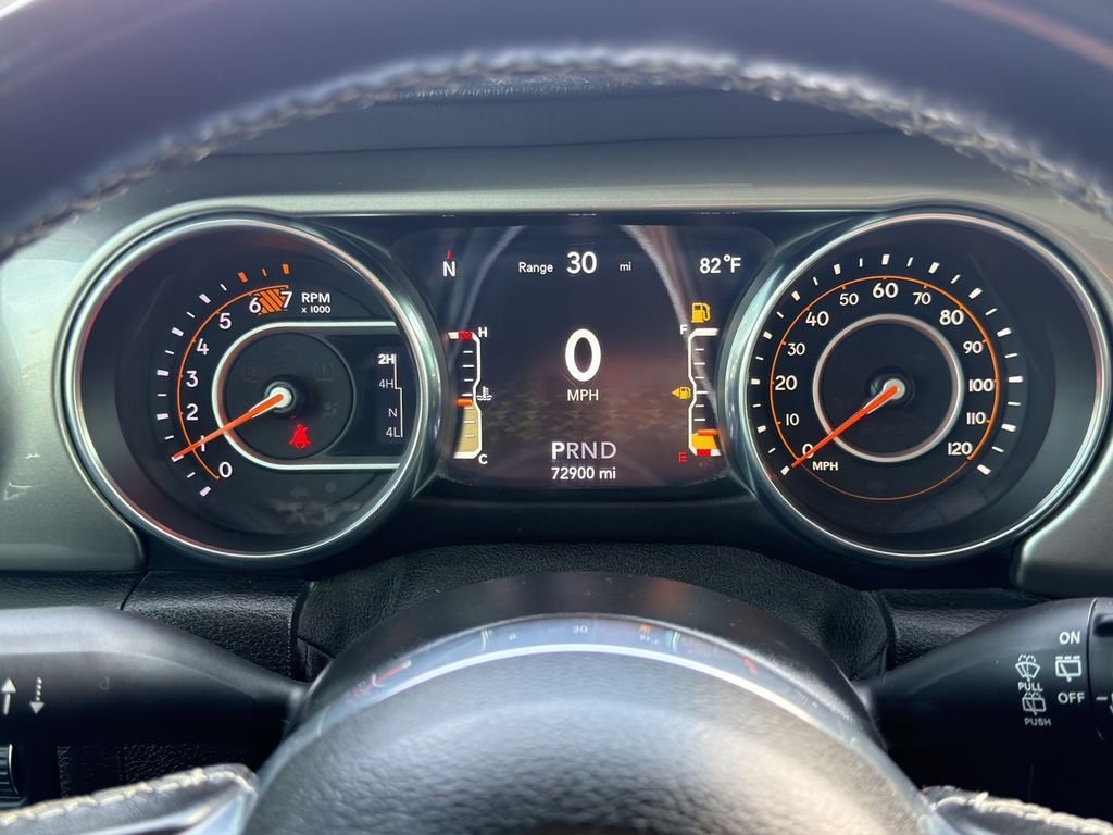 Used 2020 Silver Jeep Unlimited Sahara image 11