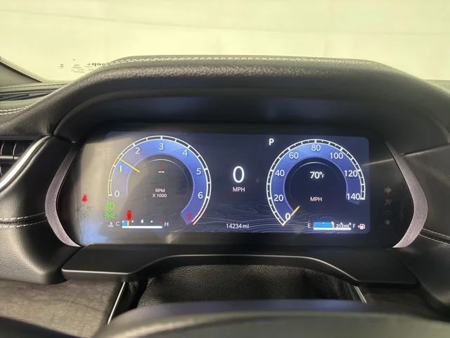 Used 2025 White Jeep Limited image 16
