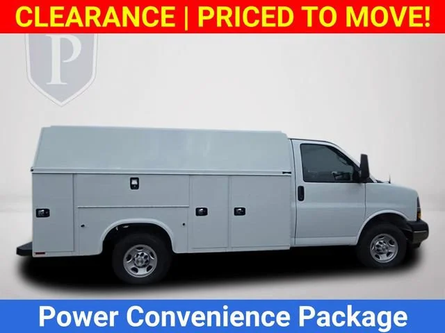 New 2025 Summit White Chevrolet 1WT image 4