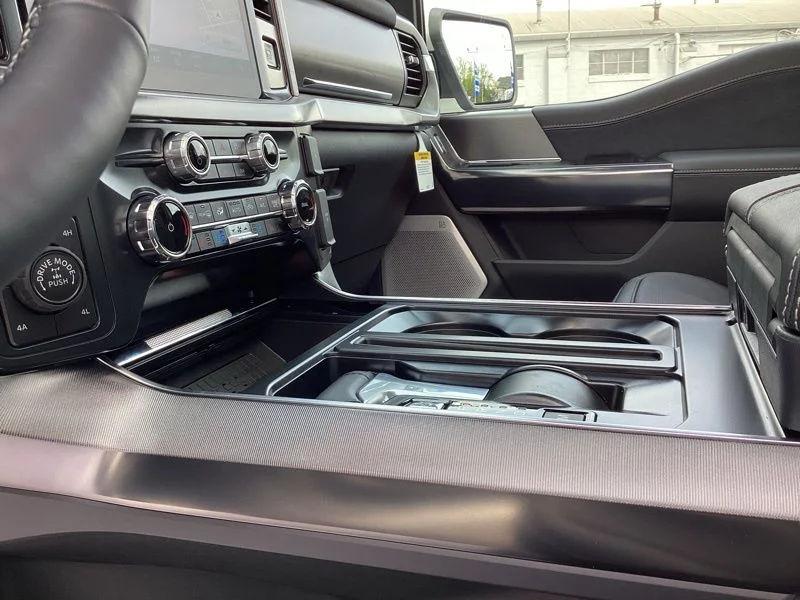 New 2026 Star White Metallic Tri-Coat Ford Platinum® image 32