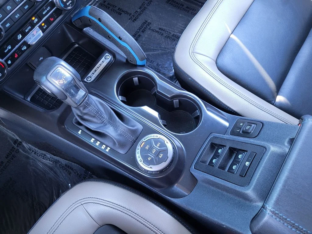 Used 2024 Blue Ford Wildtrak image 15