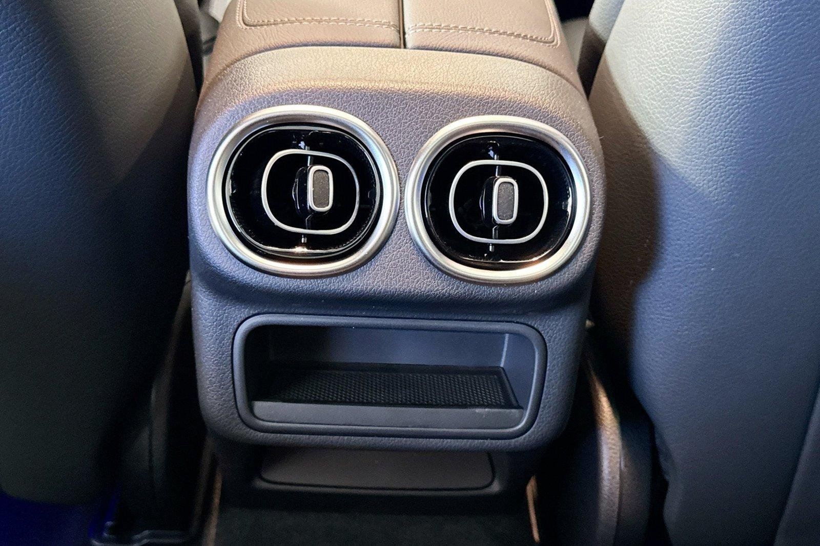 New 2026 Polar White Mercedes-Benz GLC 300 image 23