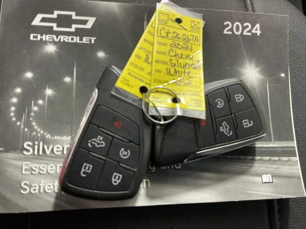 Used 2024 White Chevrolet RST image 26