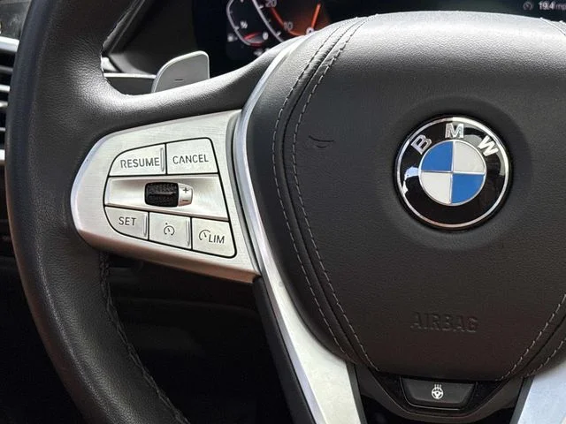 Used 2022 Black BMW xDrive40i image 22