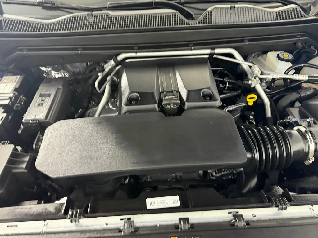 Certified Used 2025 Blue Chevrolet ZR2 image 36