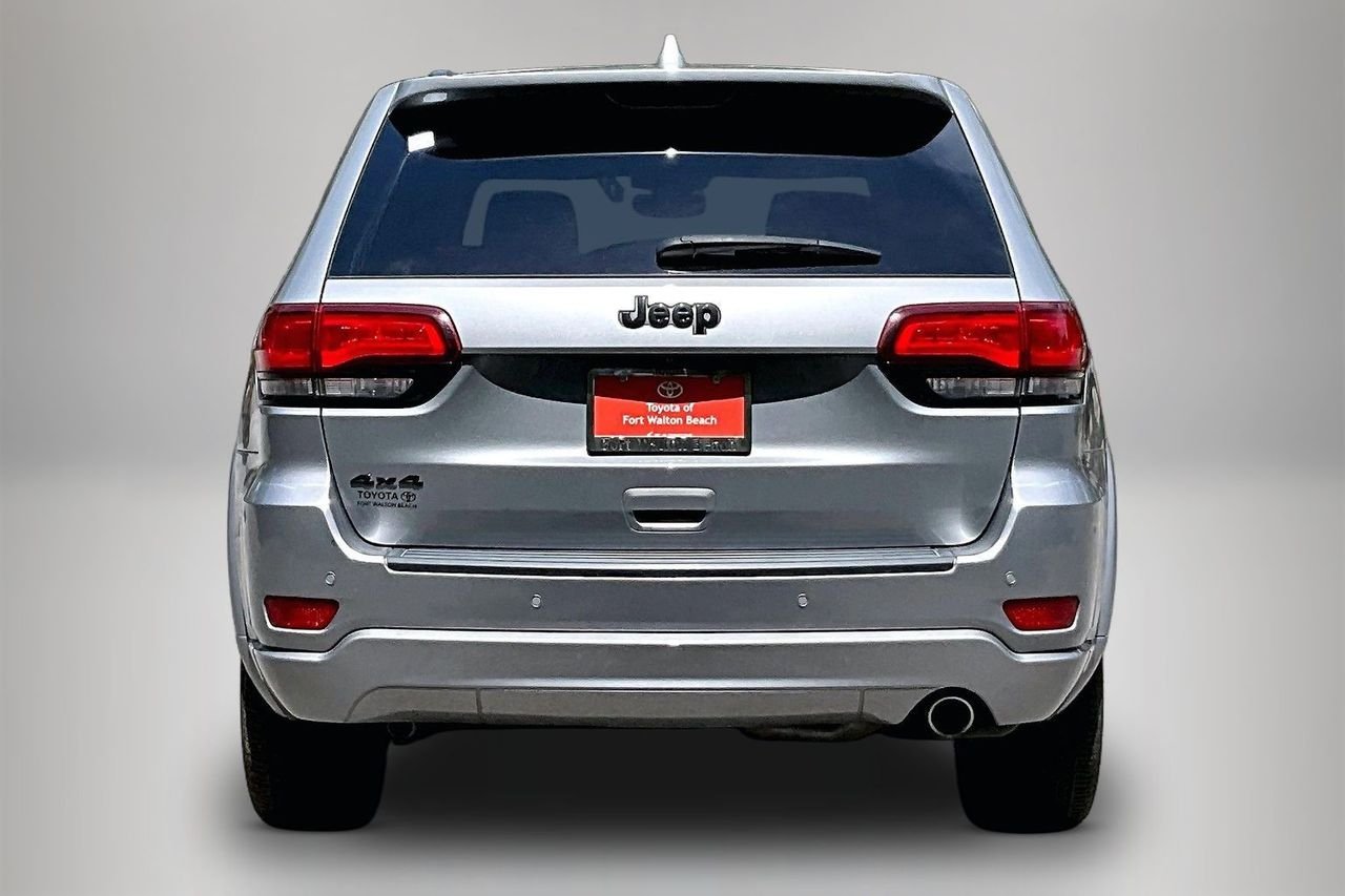 Used 2019 Silver Jeep Altitude image 6