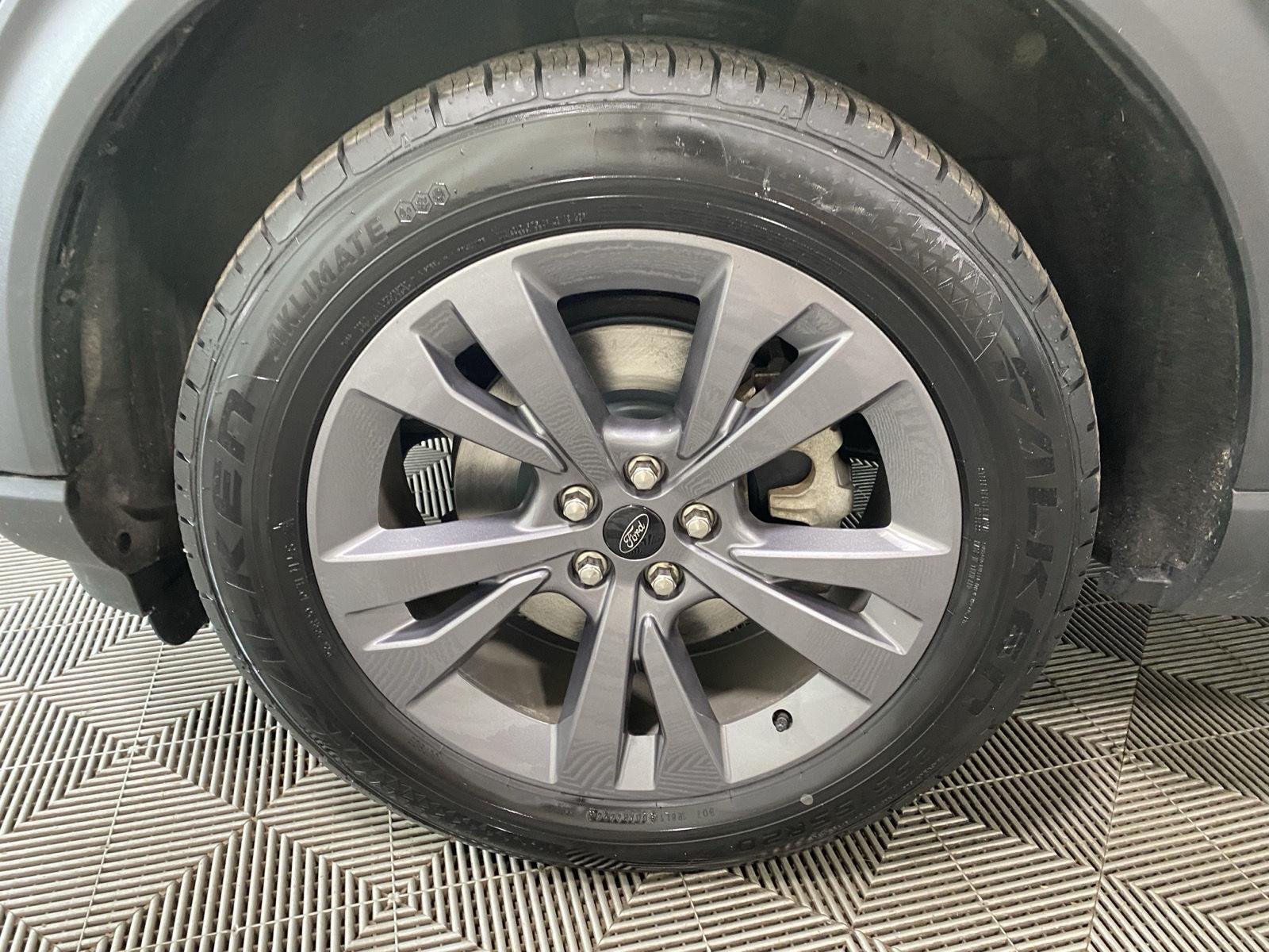 Used 2023 Black Metallic Ford XLT image 19