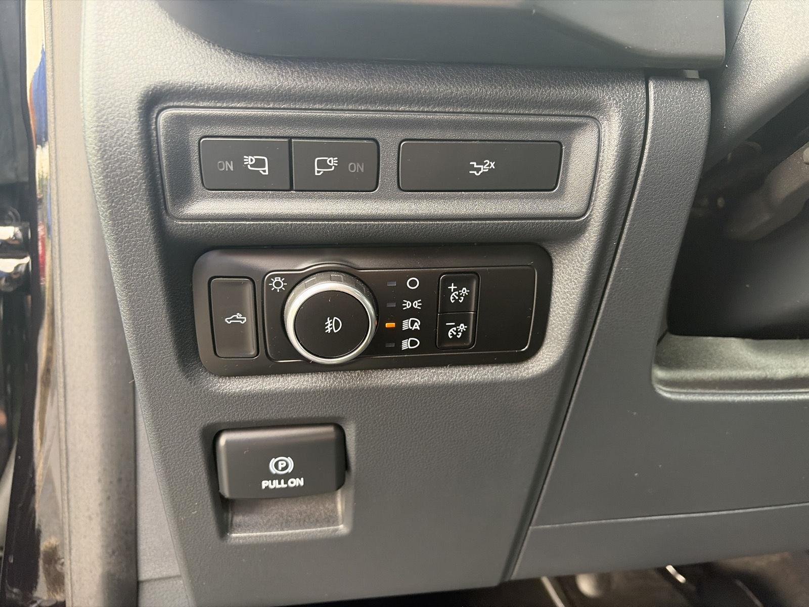 Used 2024 Agate Black Metallic Ford XLT image 20