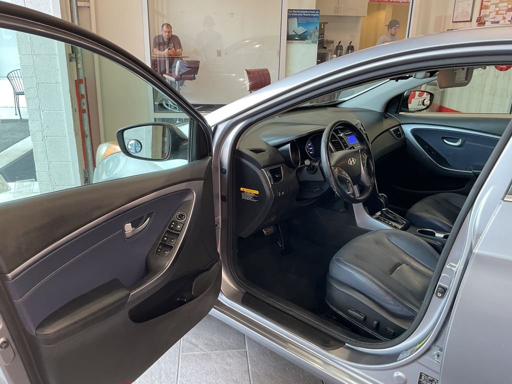 Used 2013 Gray Hyundai Base w/Blue image 10