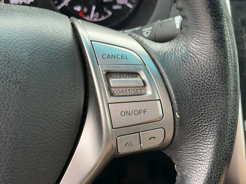 Used 2014 Gray Nissan 2.5 SV image 33