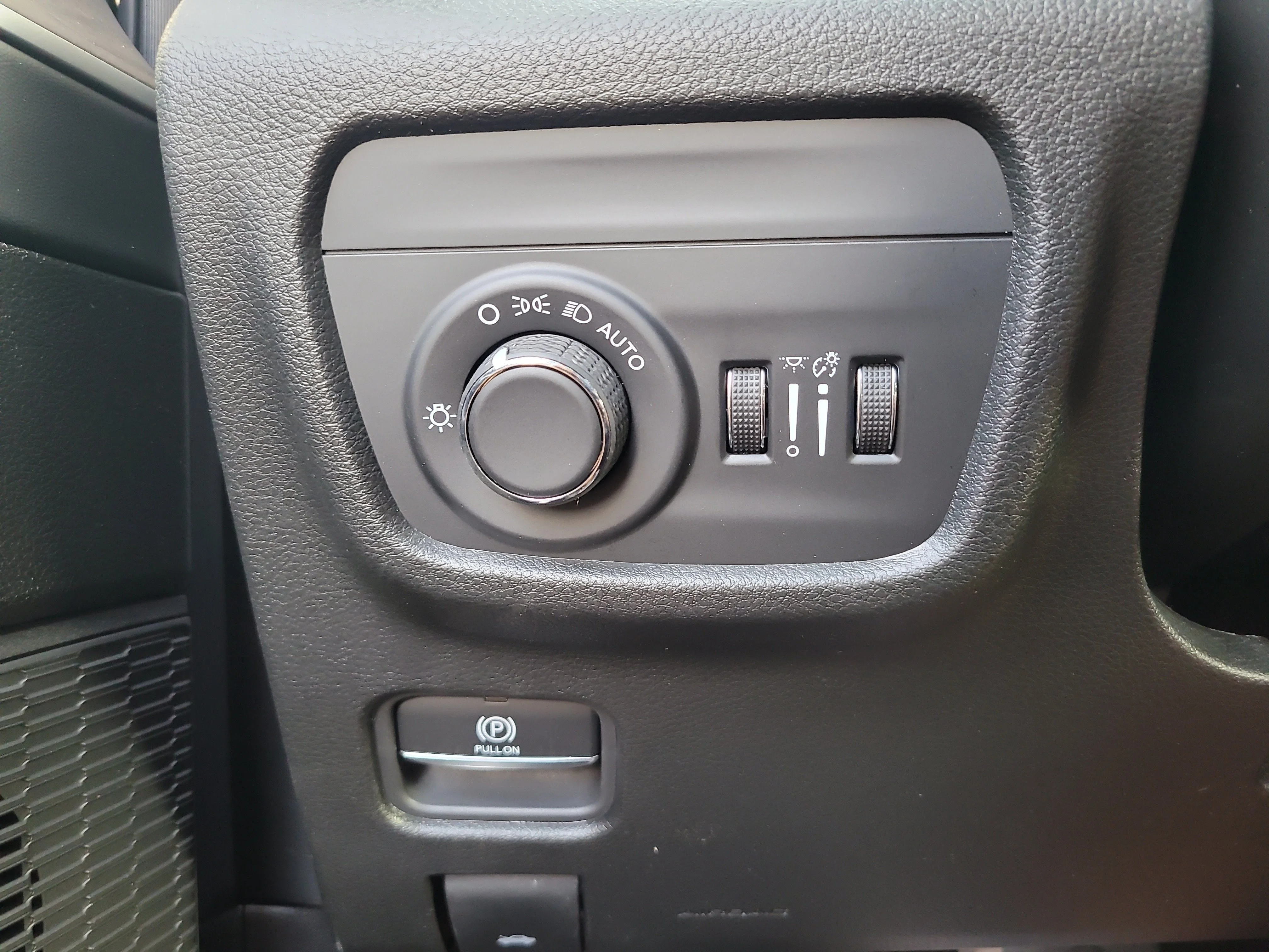 New 2026 Baltic Gray Metallic Clearcoat Jeep Laredo Altitude image 22
