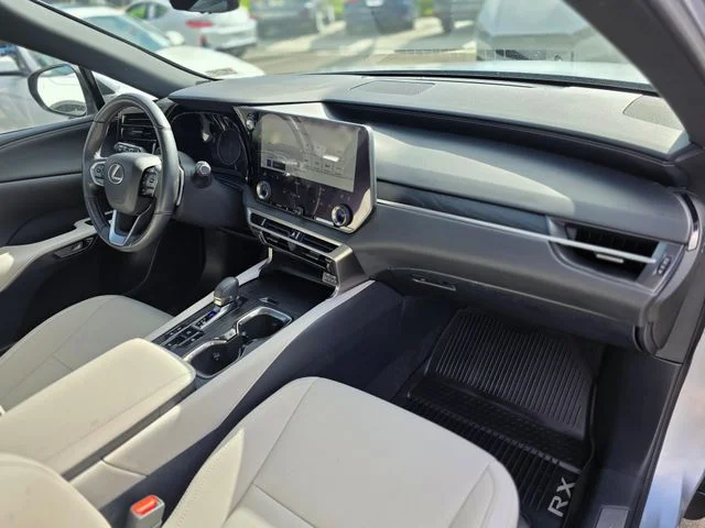 Used 2023 Silver Lexus 350h Premium image 9