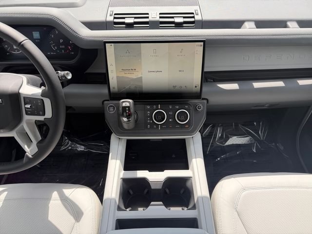 New 2026 Fuji White Land Rover X-Dynamic SE image 15