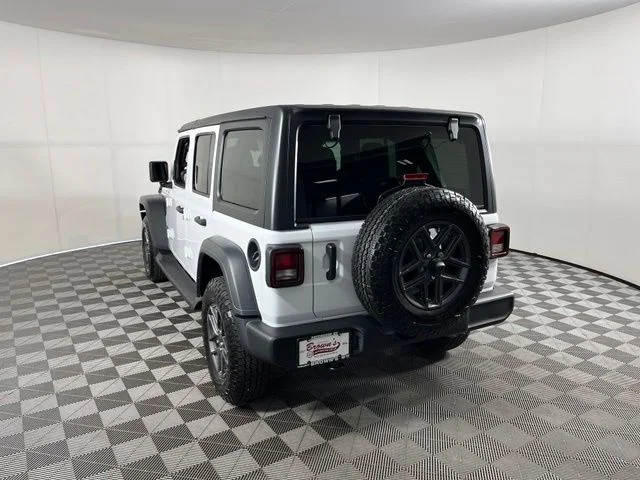 Used 2026 White/off-white Jeep Sport S image 5
